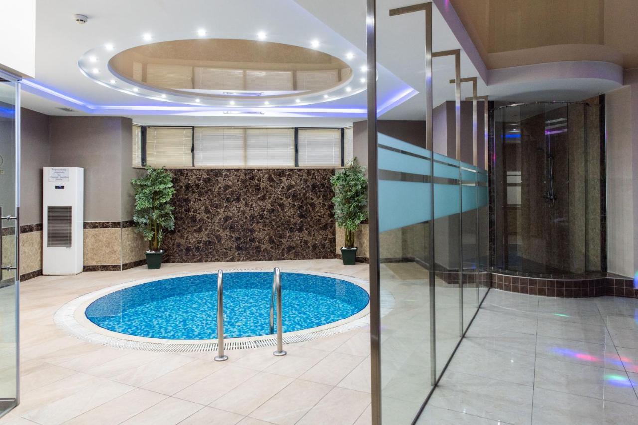 Avan Plaza Hotel 예레반 외부 사진
