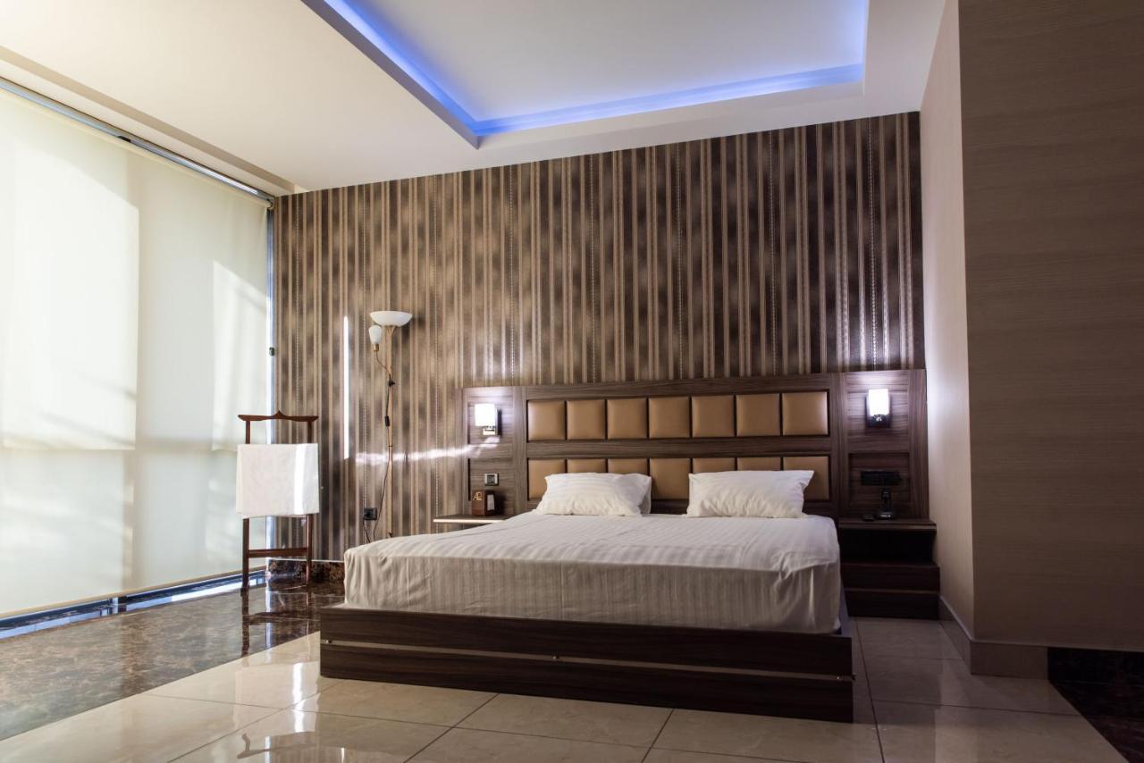 Avan Plaza Hotel 예레반 외부 사진