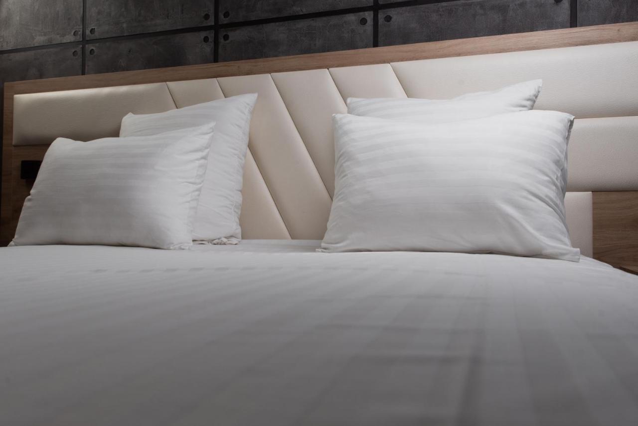 Avan Plaza Hotel 예레반 외부 사진
