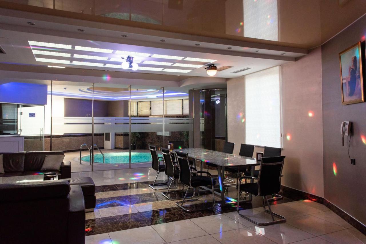 Avan Plaza Hotel 예레반 외부 사진