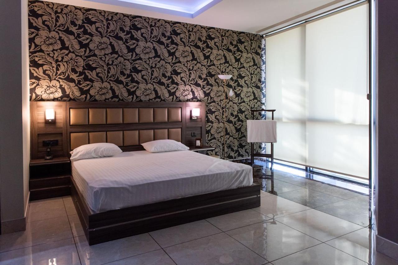 Avan Plaza Hotel 예레반 외부 사진