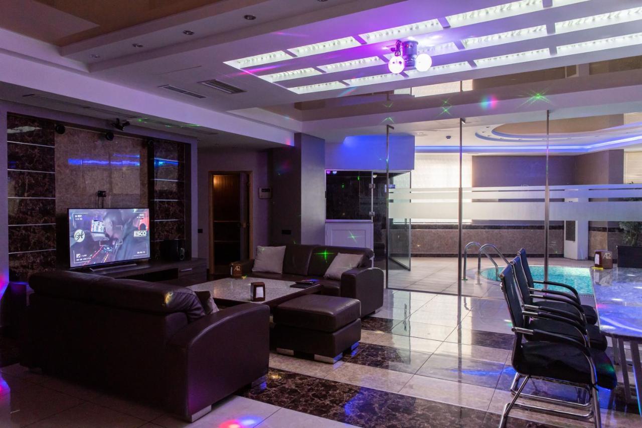 Avan Plaza Hotel 예레반 외부 사진