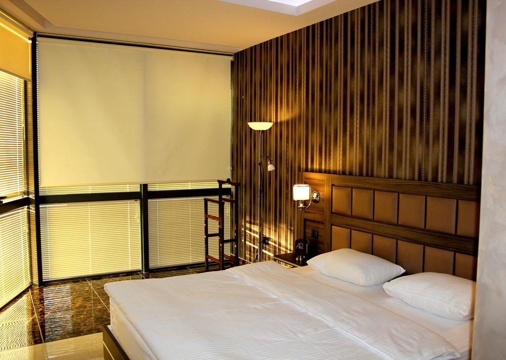 Avan Plaza Hotel 예레반 외부 사진