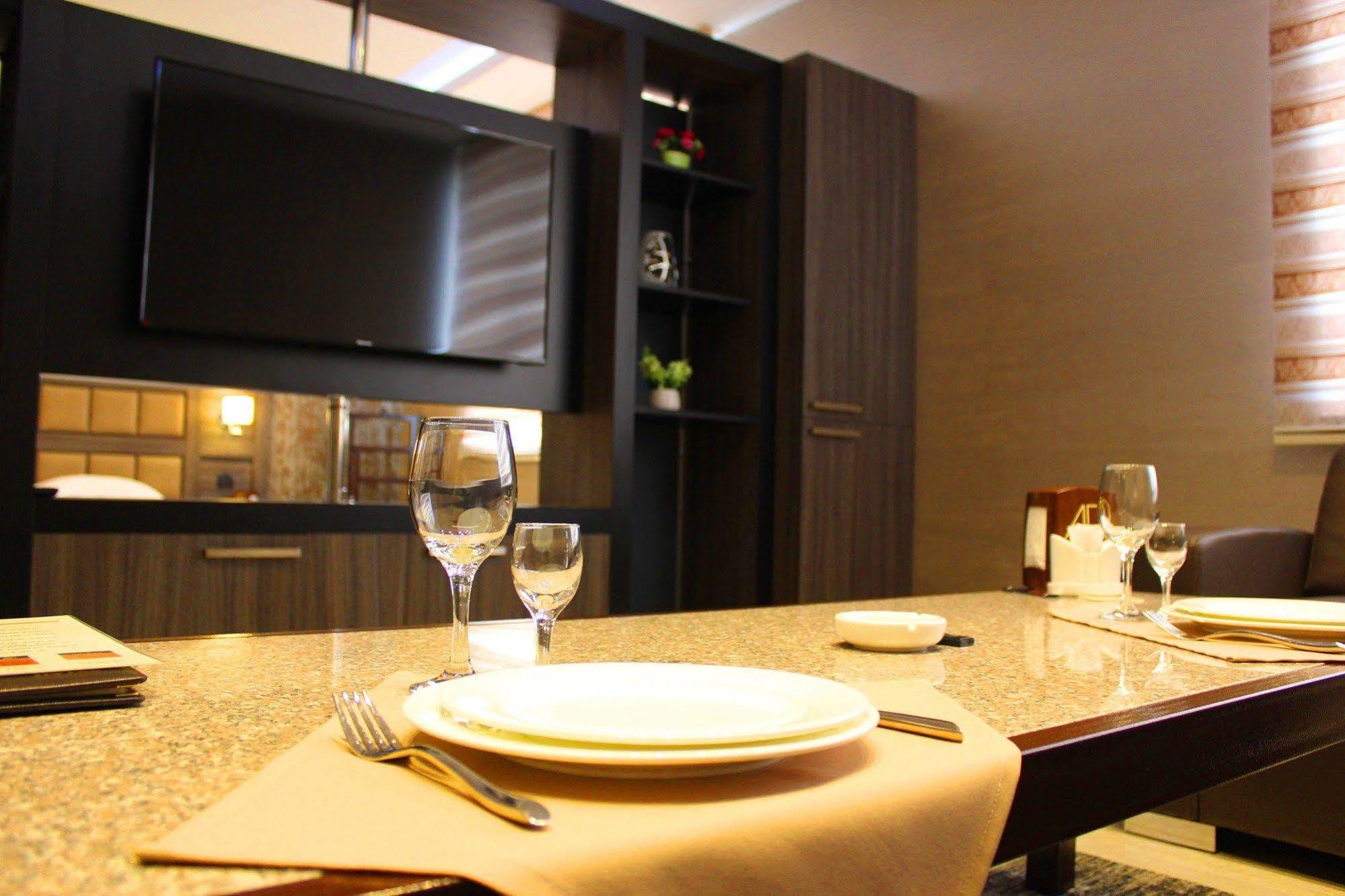 Avan Plaza Hotel 예레반 외부 사진